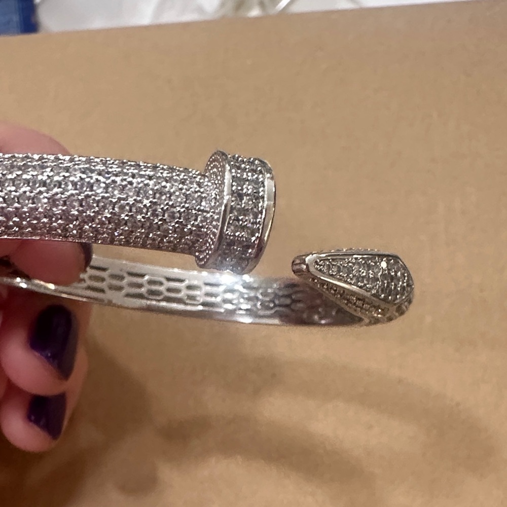 Elegant Silver Bracelet with Crystal Accents